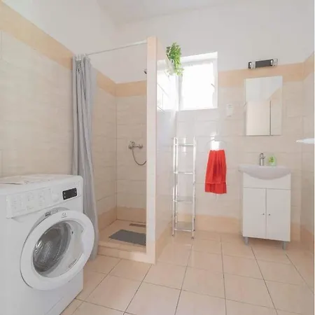 Dózsa Apartman * Siófok