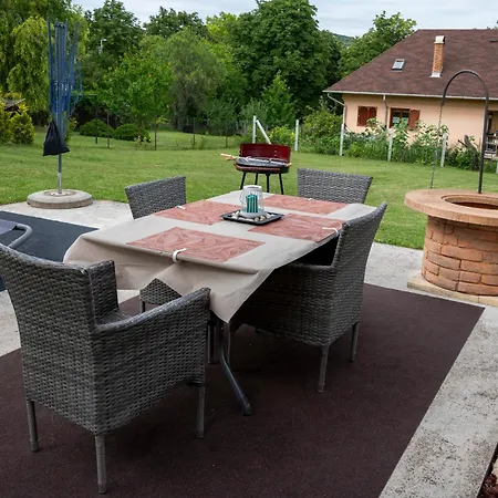 Dozsa Apartament
